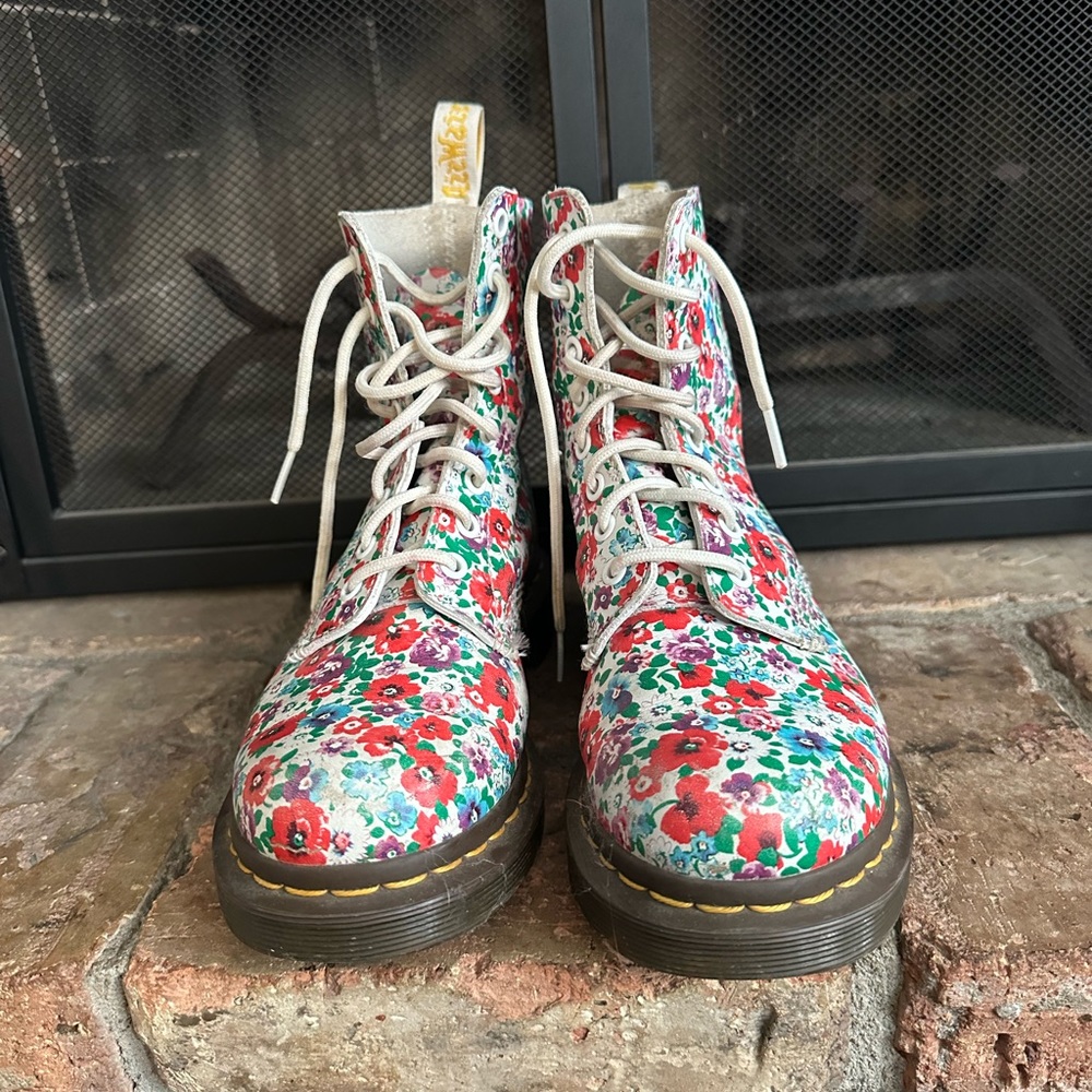 RARE pascal Dr. Martens